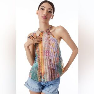 Alice + Olivia Alycia Chain Neck Pleated Top in Vintage Summer Lavender Fields